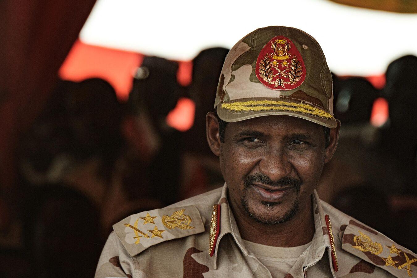 حميدتي ووزير الخارجية المصري يبحثان المبادرات الرامية لإيجاد حل شامل بالسودان حميدتي ووزير الخارجية المصري يبحثان المبادرات الرامية لإيجاد حل شامل بالسودان