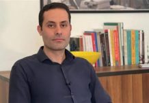 النائب السابق أحمد الطنطاوي يرجئ عودته إلى مصر إثر اعتقال أقاربه النائب السابق أحمد الطنطاوي يرجئ عودته إلى مصر إثر اعتقال أقاربه