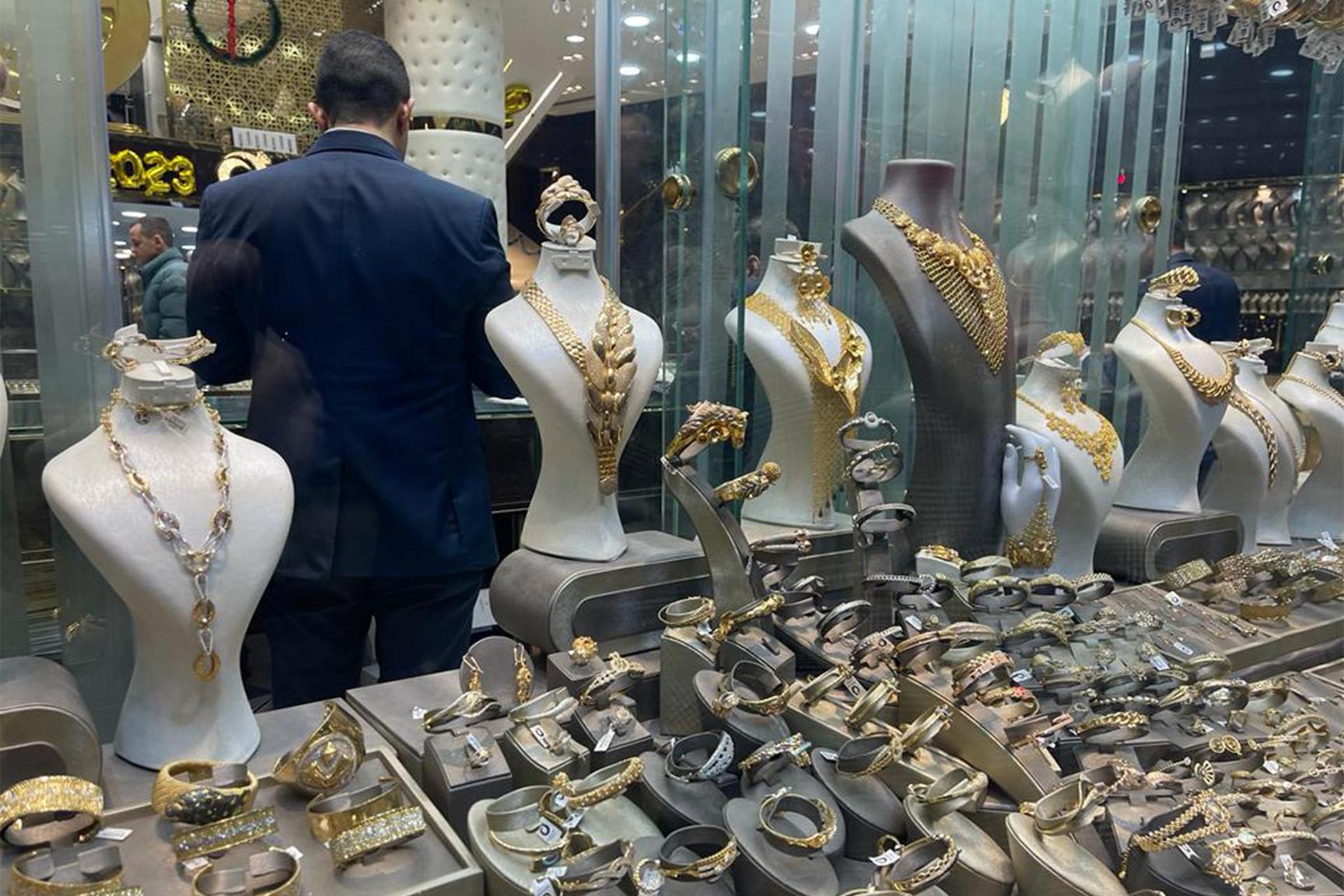 إعفاء الذهب من الجمارك في مصر.. هل يعيد التوازن للسوق؟ إعفاء الذهب من الجمارك في مصر.. هل يعيد التوازن للسوق؟