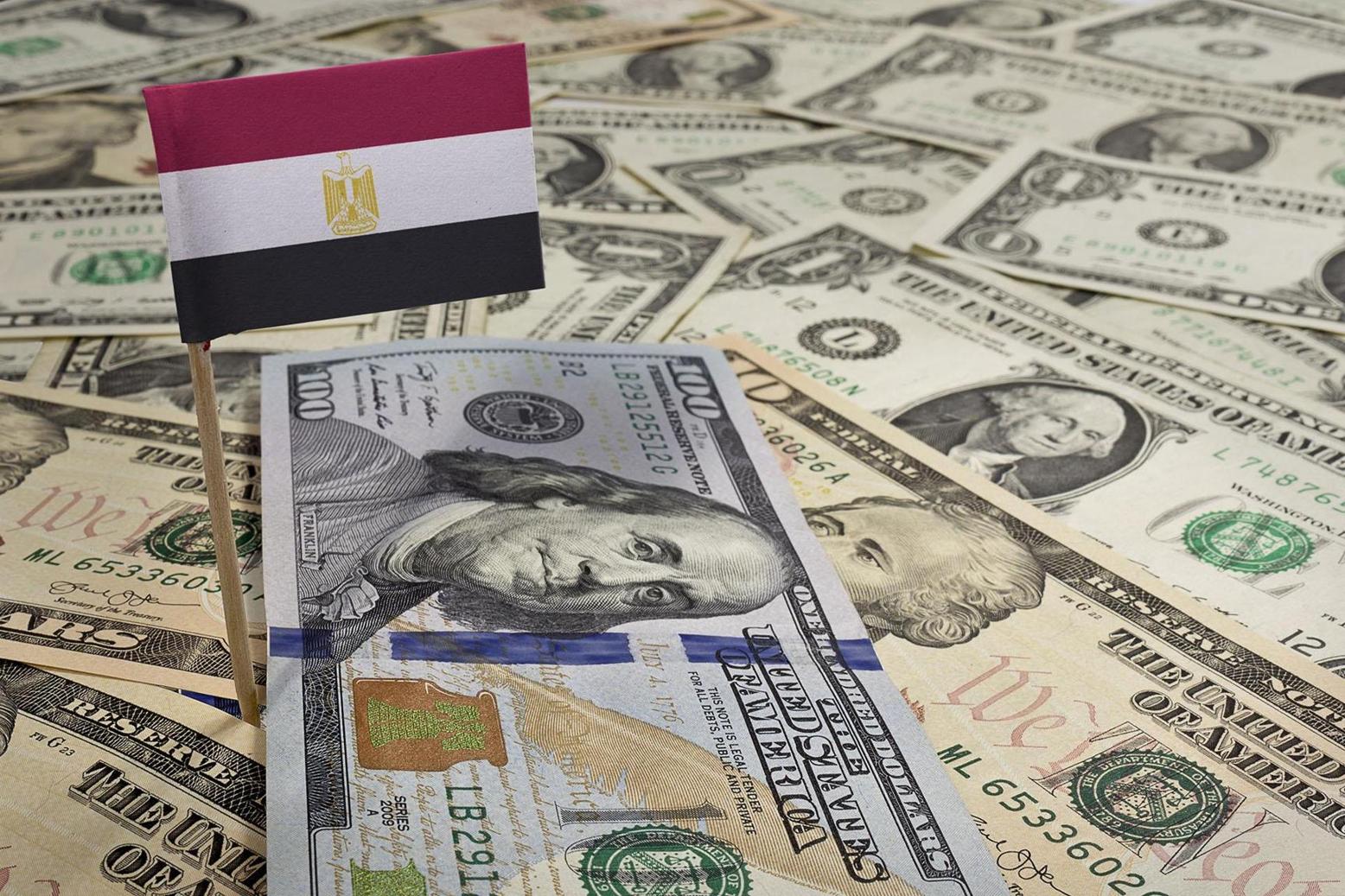 تراجع تحويلات المصريين بالخارج.. الأسباب والتداعيات تراجع تحويلات المصريين بالخارج.. الأسباب والتداعيات
