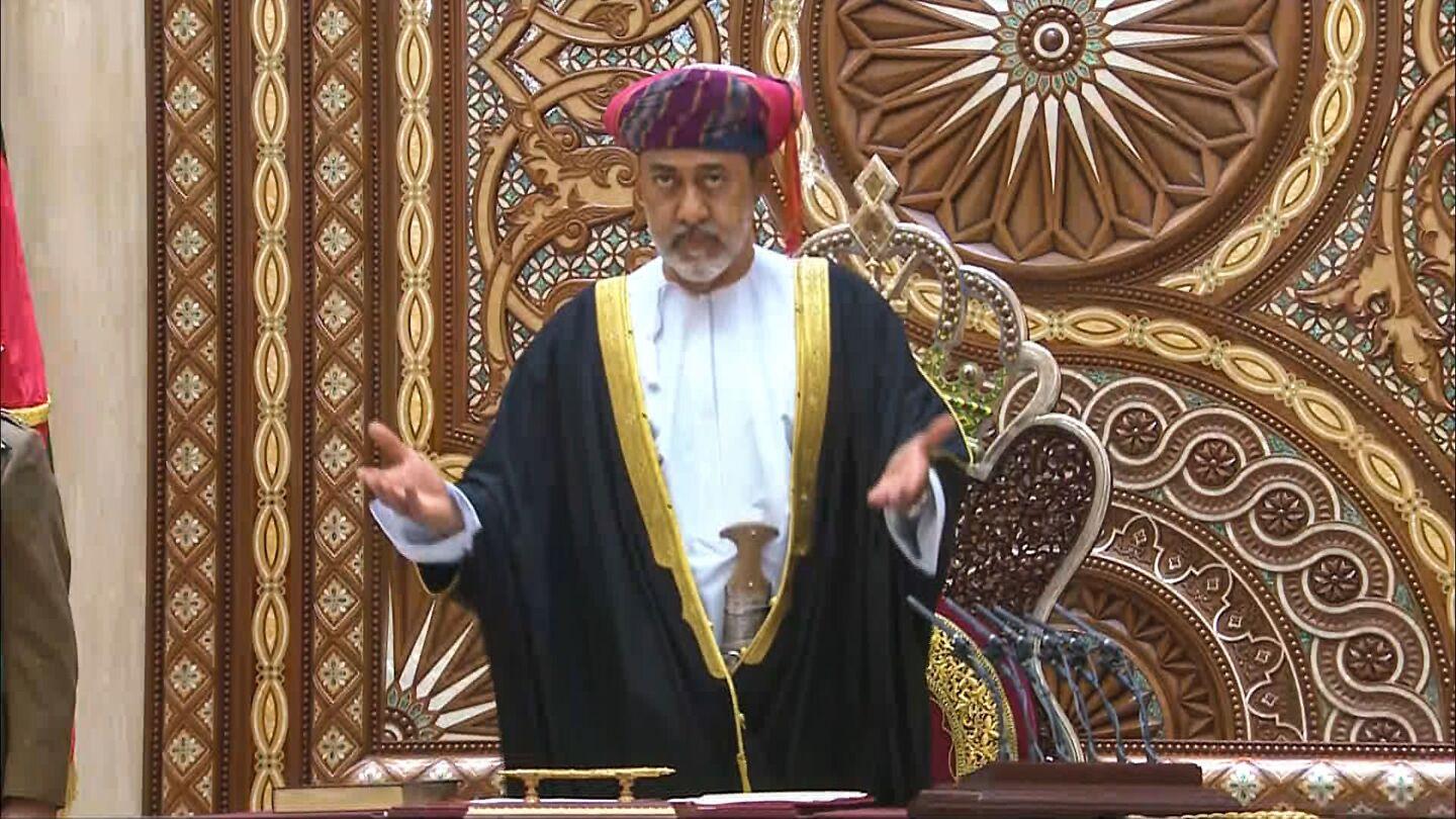 مسؤول مصري يكشف تفاصيل الجوانب الاقتصادية لزيارة سلطان عمان للقاهرة مسؤول مصري يكشف تفاصيل الجوانب الاقتصادية لزيارة سلطان عمان للقاهرة