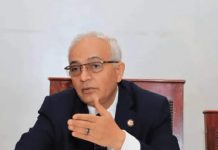 مصر تحظر الهواتف المحمولة لمراقبي الثانوية العامة خوفاً من التسريب مصر تحظر الهواتف المحمولة لمراقبي الثانوية العامة خوفاً من التسريب