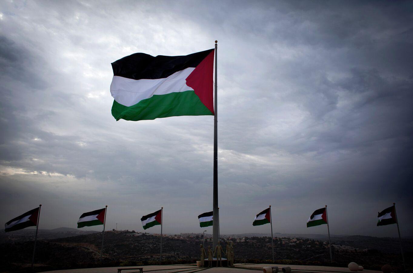 السفير الفلسطيني لدى مصر يكشف أهم ملفات زيارة وفد بلاده للقاهرة وعلاقتها بقمة جدة السفير الفلسطيني لدى مصر يكشف أهم ملفات زيارة وفد بلاده للقاهرة وعلاقتها بقمة جدة