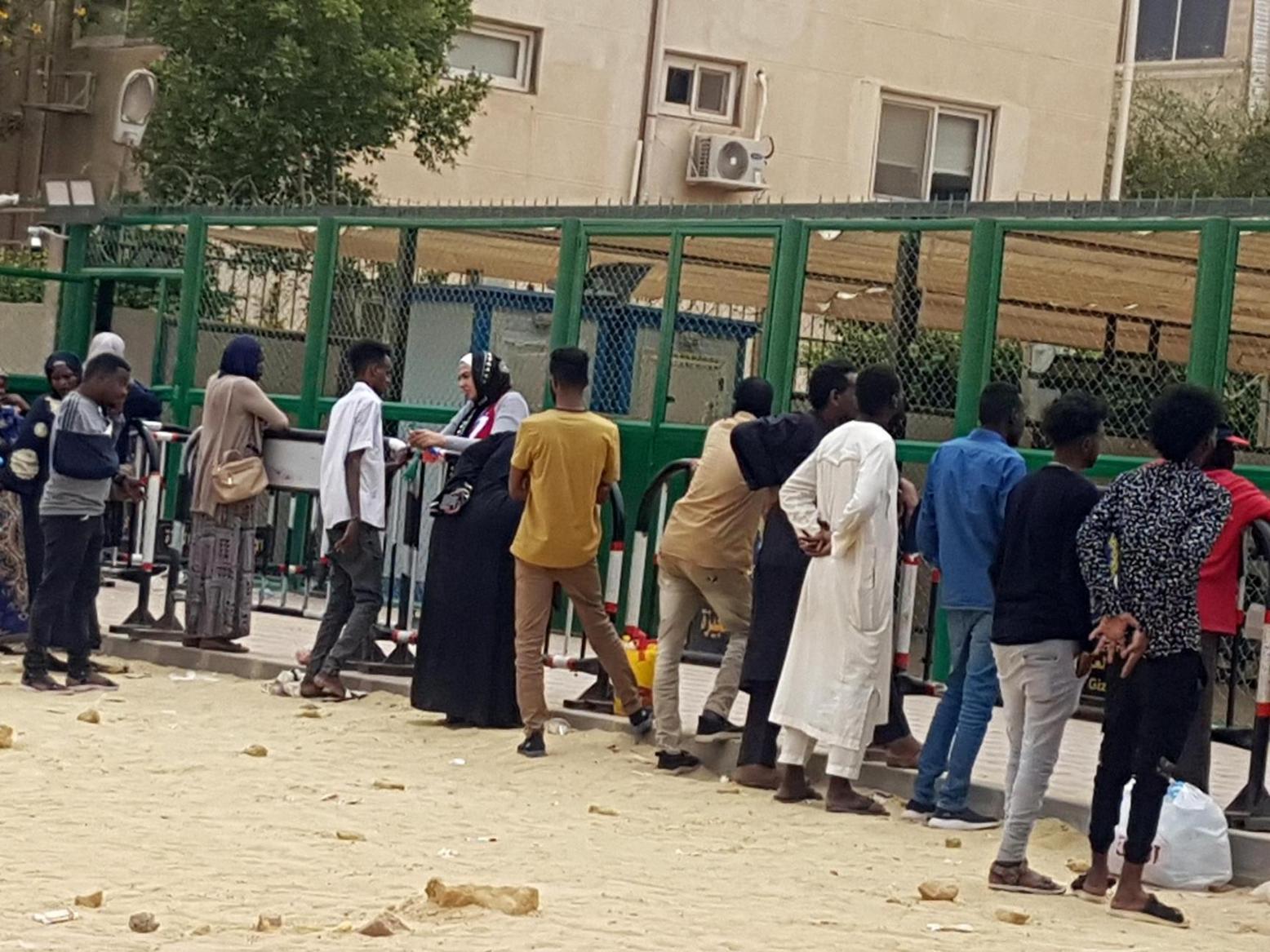 170 ألف سوداني دخلوها خلال أسبوعين.. ما هدف مصر من إقرار قانون اللجوء الجديد؟ 170 ألف سوداني دخلوها خلال أسبوعين.. ما هدف مصر من إقرار قانون اللجوء الجديد؟