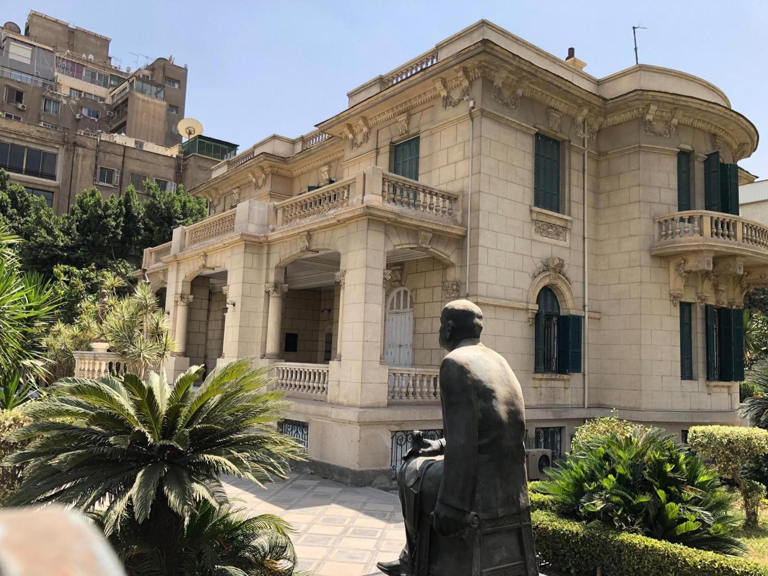 كرمة ابن هانئ بين النيل والأهرامات.. هنا كان يعيش أمير الشعراء كرمة ابن هانئ بين النيل والأهرامات.. هنا كان يعيش أمير الشعراء