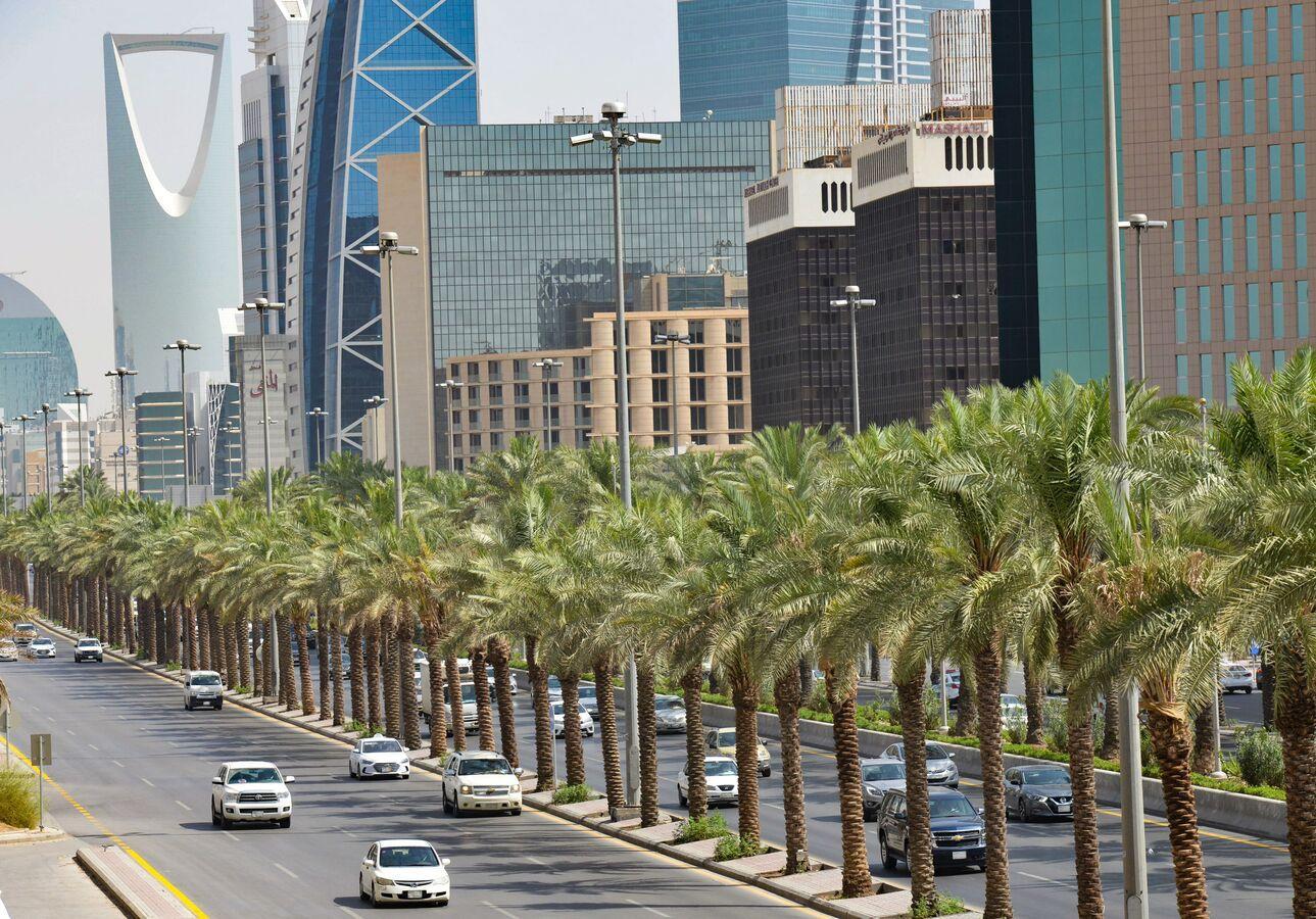 مصر تعلن عن مبادرة تستهدف رعاياها المغادرين للعمل والمقيمين في السعودية مصر تعلن عن مبادرة تستهدف رعاياها المغادرين للعمل والمقيمين في السعودية