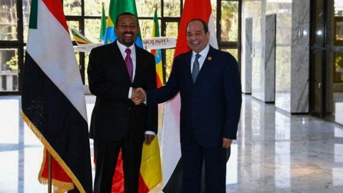 السيسي يبحث مع آبي أحمد الأزمة السودانية وسد النهضة السيسي يبحث مع آبي أحمد الأزمة السودانية وسد النهضة