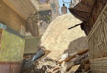 مصرع 9 أشخاص إثر انهيار عقار في القاهرة مصرع 9 أشخاص إثر انهيار عقار في القاهرة