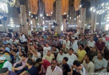 آلاف المصريين يحتفلون بـ”مولد المرسي أبو العباس” آلاف المصريين يحتفلون بـ"مولد المرسي أبو العباس"