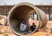 20 مليون عامل مصري يواجهون “الإجهاد الحراري” في ظروف غير إنسانية 20 مليون عامل مصري يواجهون "الإجهاد الحراري" في ظروف غير إنسانية