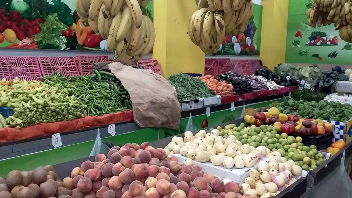 أسعار الغذاء في مصر تصعد 72% والتضخم يبلغ مستويات قياسية أسعار الغذاء في مصر تصعد 72% والتضخم يبلغ مستويات قياسية