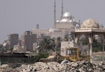 مقابر القاهرة التاريخية والفريدة تواجه الدمار لأجل بناء طرق سريعة مقابر القاهرة التاريخية والفريدة تواجه الدمار لأجل بناء طرق سريعة