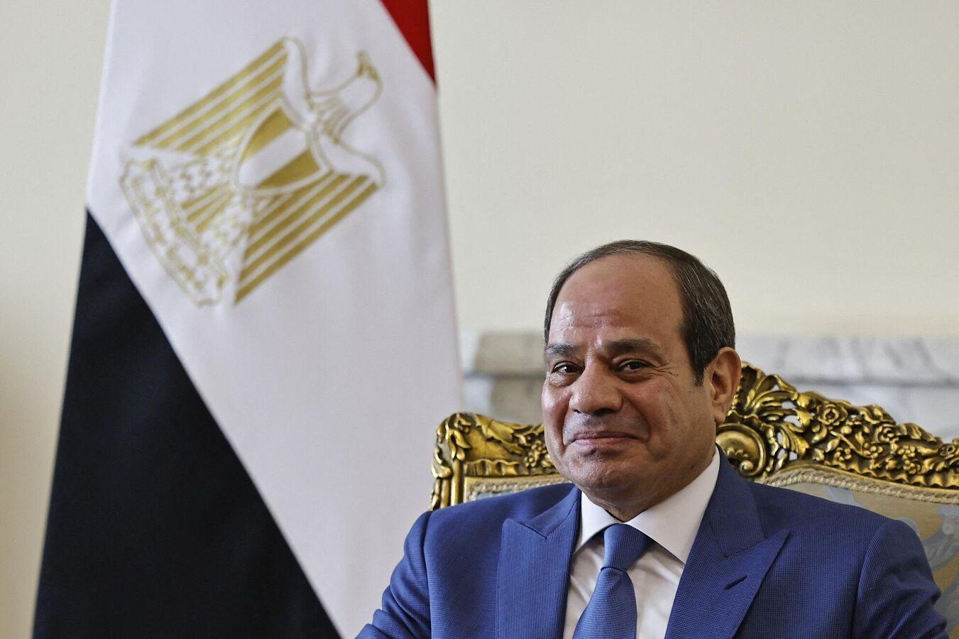 السيسي: مصر تبذل جهودا للتعامل مع أي تهديدات خارجية كي يظل الوضع الداخلي مستقرا السيسي: مصر تبذل جهودا للتعامل مع أي تهديدات خارجية كي يظل الوضع الداخلي مستقرا