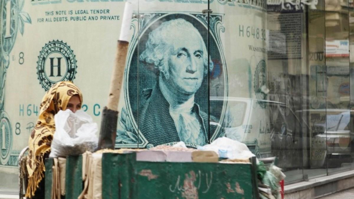 مصر تزيل عقبة وتواجه أخرى في سبيل إقراضها من صندوق النقد مصر تزيل عقبة وتواجه أخرى في سبيل إقراضها من صندوق النقد