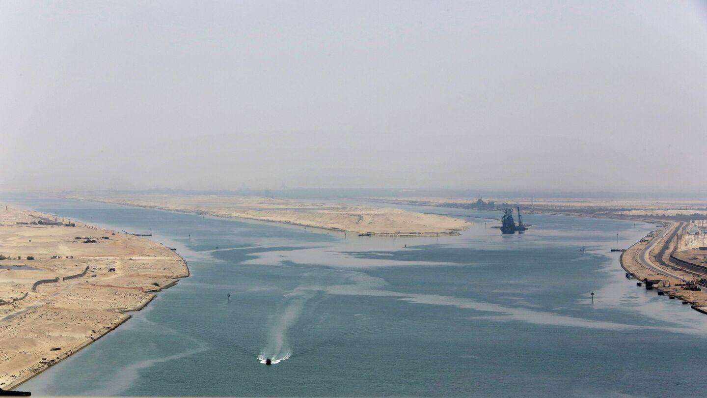 مصر تؤكد أن مشروع ازدواج قناة السويس مصر تؤكد أن مشروع ازدواج قناة السويس