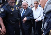 تحركات مصرية لاحتواء تداعيات قضية رشوة مينينديز تحركات مصرية لاحتواء تداعيات قضية رشوة مينينديز