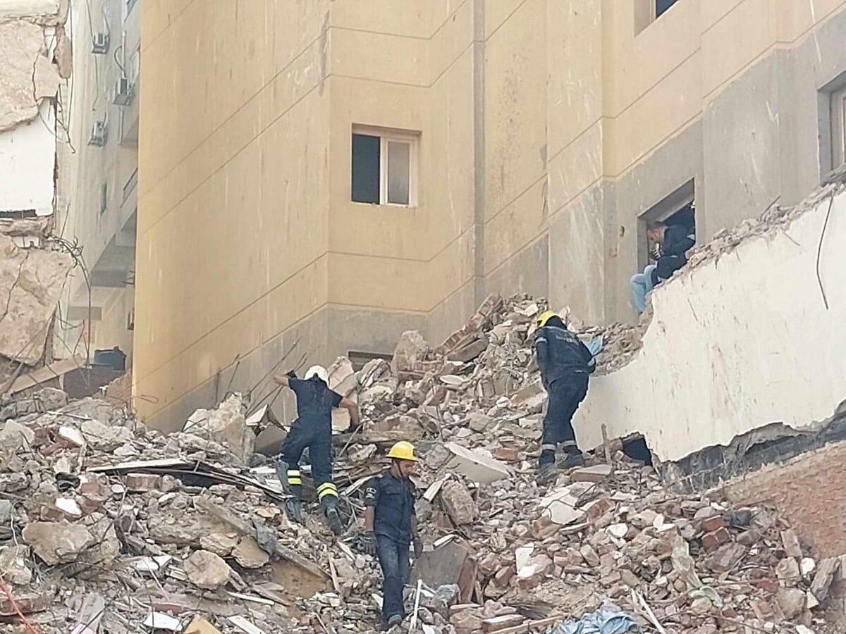 انهيار عقار مكون من 3 طوابق في القاهرة انهيار عقار مكون من 3 طوابق في القاهرة