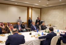 لجنة “قمة الرياض” تبحث في برشلونة سبل وقف الحرب على غزة لجنة "قمة الرياض" تبحث في برشلونة سبل وقف الحرب على غزة