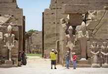 لماذا قررت مصر تحصيل ضريبة خدمات السياحة بالعملة الصعبة؟ لماذا قررت مصر تحصيل ضريبة خدمات السياحة بالعملة الصعبة؟