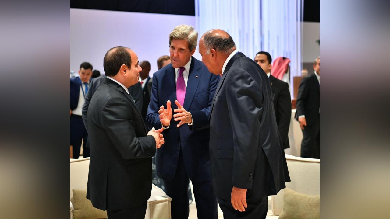 الرئيس السيسي يلتقي عددا من القادة والزعماء المشاركين في قمة دبي الرئيس السيسي يلتقي عددا من القادة والزعماء المشاركين في قمة دبي