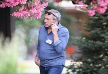 الملياردير المصري ناصف ساويرس ينقل مكتب عائلته إلى أبوظبي الملياردير المصري ناصف ساويرس ينقل مكتب عائلته إلى أبوظبي