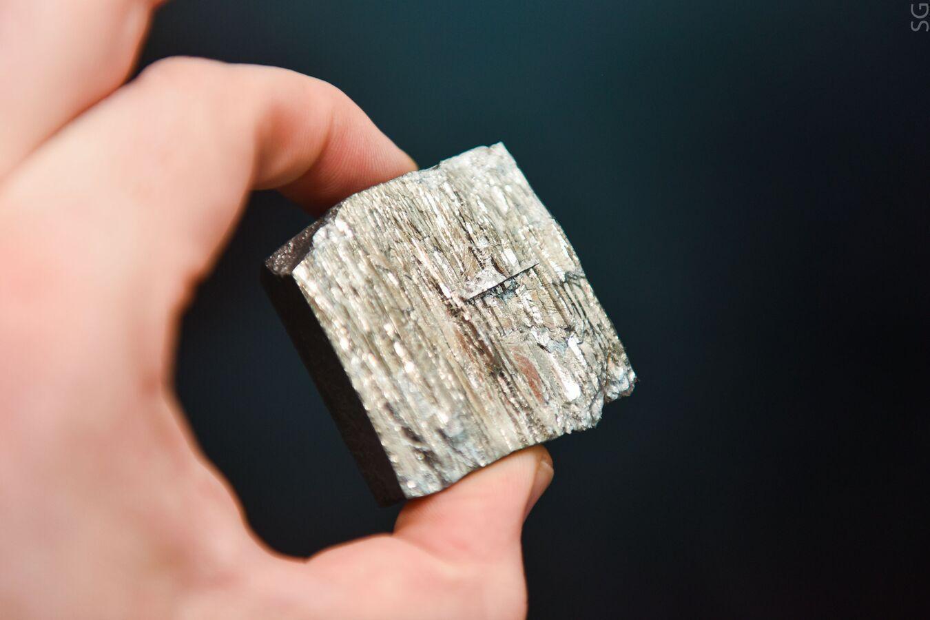 21 مغناطيسا يجبرون مراهقا على إجراء جراحة إسعافية 21 مغناطيسا يجبرون مراهقا على إجراء جراحة إسعافية