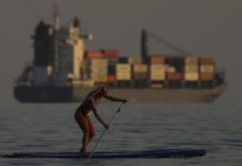 تراجع حركة الشحن عبر البحر الأحمر 35% تراجع حركة الشحن عبر البحر الأحمر 35%