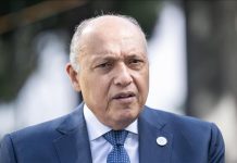 شكري: سيطرة إسرائيل على معبر رفح تعرض شاحنات المساعدات للخطر شكري: سيطرة إسرائيل على معبر رفح تعرض شاحنات المساعدات للخطر