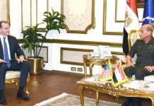 وزير دفاع مصر ومبعوث أمريكي يبحثان جهود وقف إطلاق النار بغزة وزير دفاع مصر ومبعوث أمريكي يبحثان جهود وقف إطلاق النار بغزة