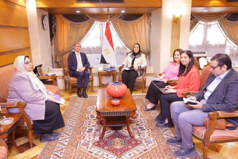 وزيرة التضامن تناقش دعم الفلسطينيين والسودانيين خلال لقاء الممثل لبرنامج الأمم المتحدة وزيرة التضامن تناقش دعم الفلسطينيين والسودانيين خلال لقاء الممثل لبرنامج الأمم المتحدة