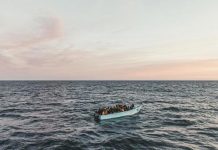 الهجرة السرية تحصد الأرواح: مصرع شخص وإصابة 5 قرب السلوم المصرية الهجرة السرية تحصد الأرواح: مصرع شخص وإصابة 5 قرب السلوم المصرية