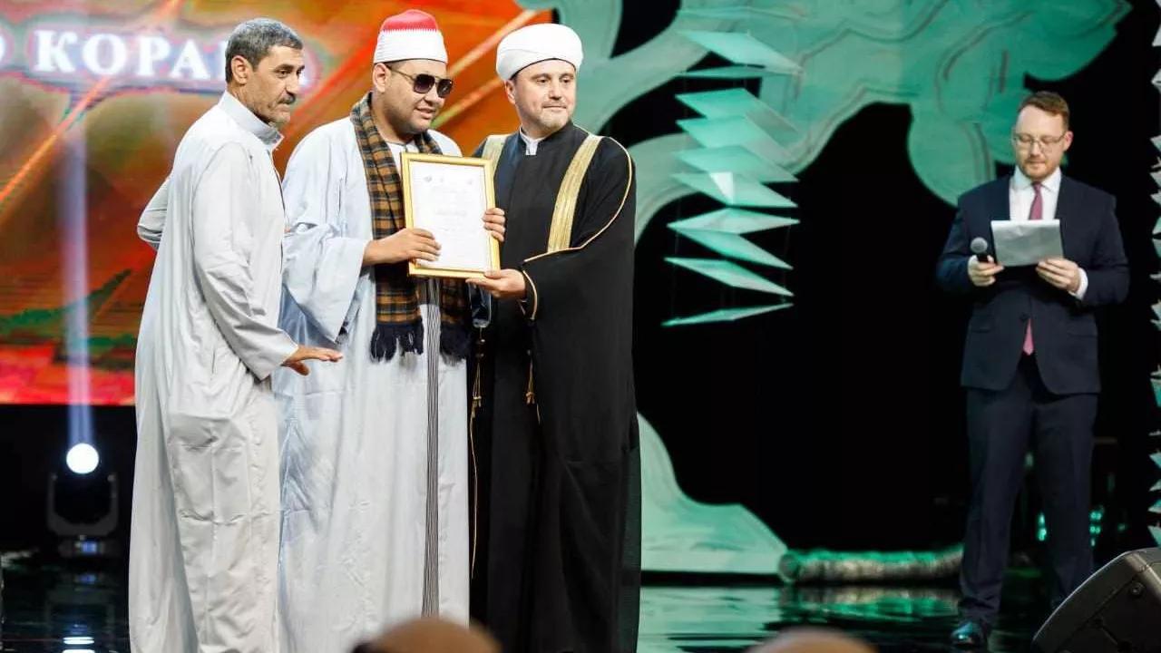 ابن محافظة الشرقية المصرية الكفيف يفوز بمسابقة دولية لتلاوة القرآن في روسيا