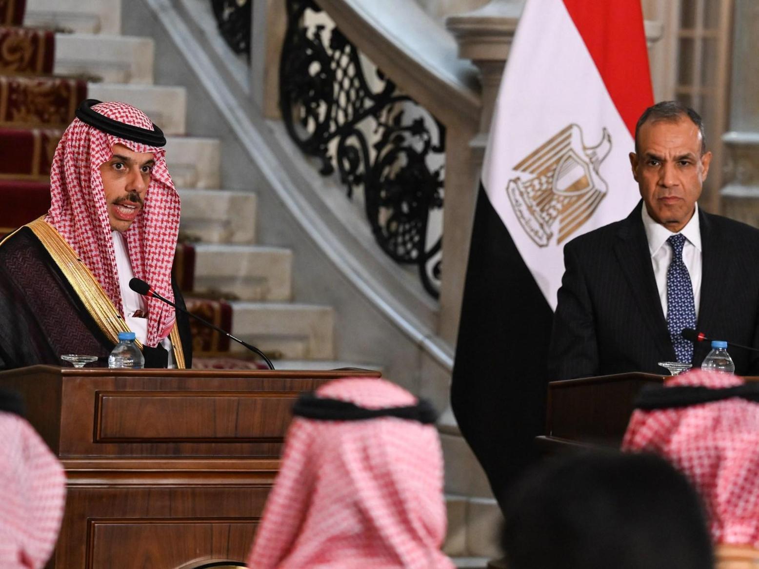 مصر والسعودية تدعوان لوقف العدوان على غزة وتجنب التصعيد مصر والسعودية تدعوان لوقف العدوان على غزة وتجنب التصعيد