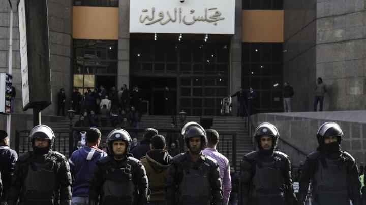 إحالة 300 مصري إلى المحاكمة بينهم الداعية سمير مصطفى إحالة 300 مصري إلى المحاكمة بينهم الداعية سمير مصطفى