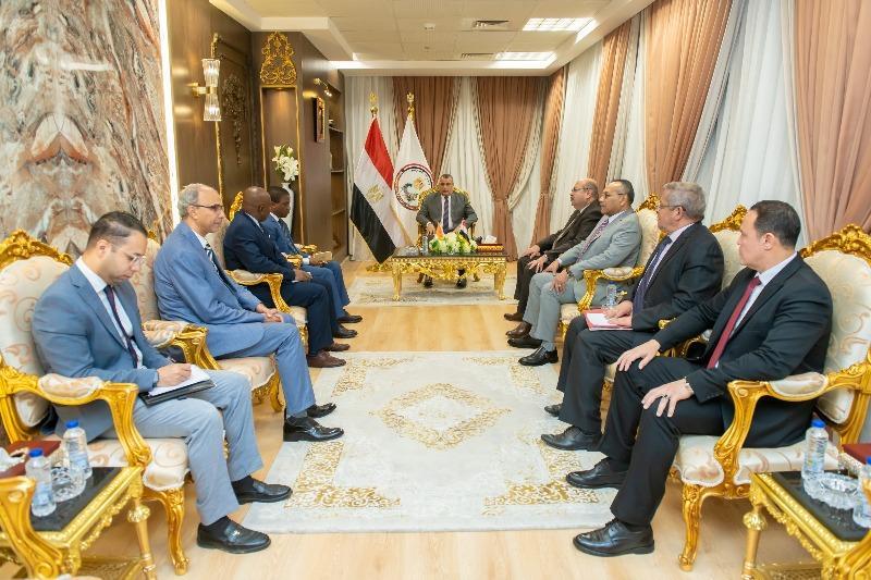 وزير الدولة للإنتاج الحربي يستقبل سفير كوت ديفوار لبحث أوجه التعاون المشترك بين الجانبين وزير الدولة للإنتاج الحربي يستقبل سفير كوت ديفوار لبحث أوجه التعاون المشترك بين الجانبين
