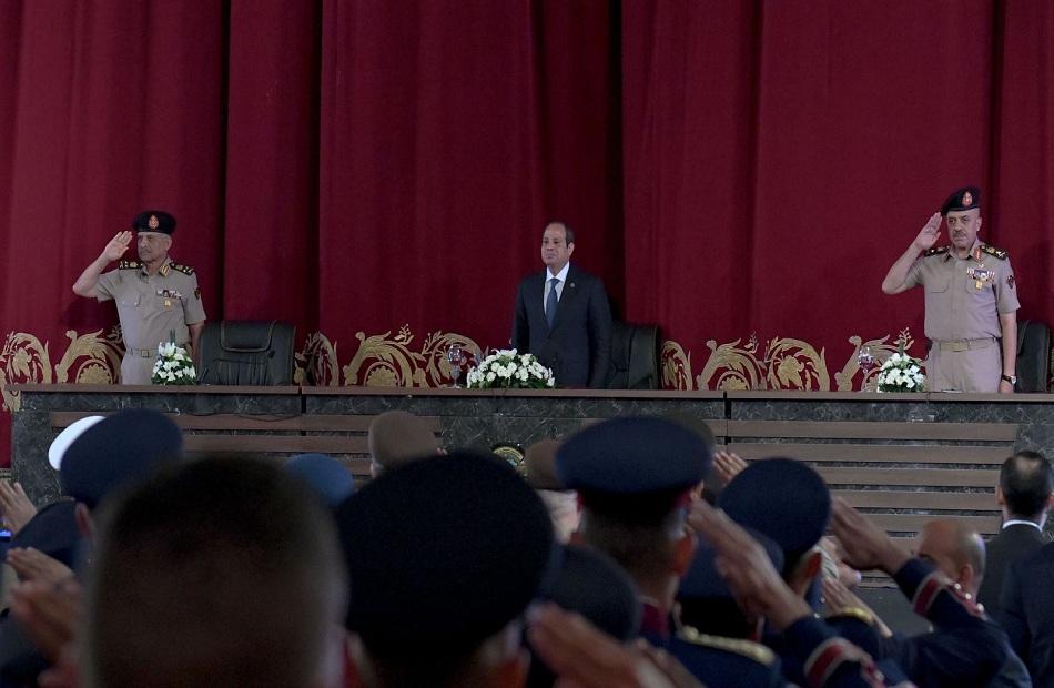 السيسي لطلاب الأكاديمية العسكرية: دول المنطقة لها مصالحها التي يجب ألا تتعارض مع بعضها السيسي لطلاب الأكاديمية العسكرية: دول المنطقة لها مصالحها التي يجب ألا تتعارض مع بعضها