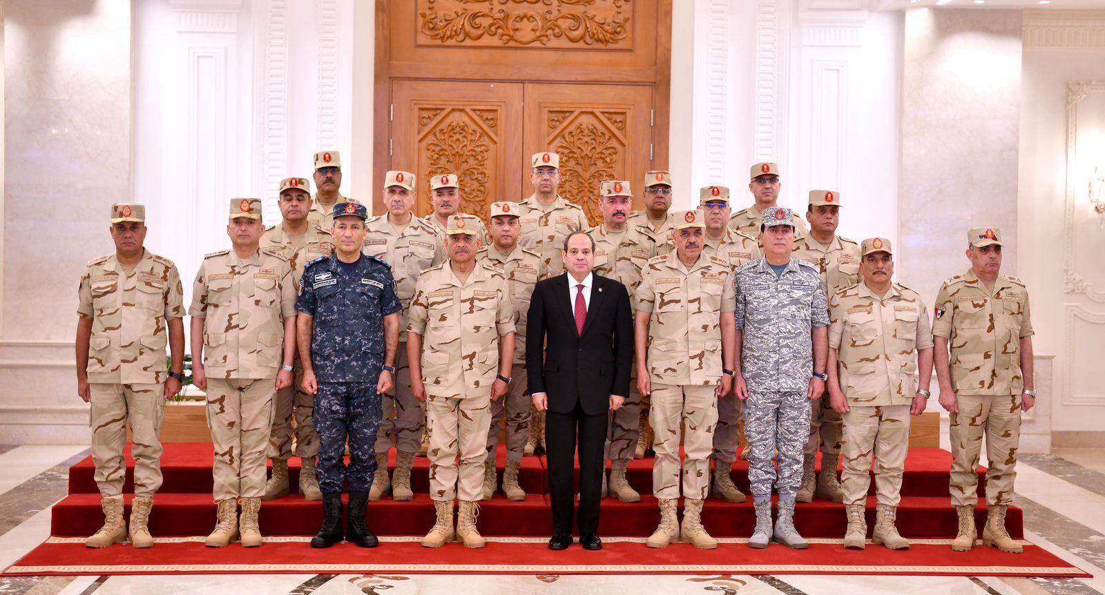 الرئيس السيسي يترأس اجتماع المجلس الأعلى للقوات المسلحة بالقيادة الإستراتيجية الرئيس السيسي يترأس اجتماع المجلس الأعلى للقوات المسلحة بالقيادة الإستراتيجية