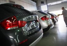 حلم المصريين بامتلاك سيارة يتبخر بسبب أزمة الدولار حلم المصريين بامتلاك سيارة يتبخر بسبب أزمة الدولار