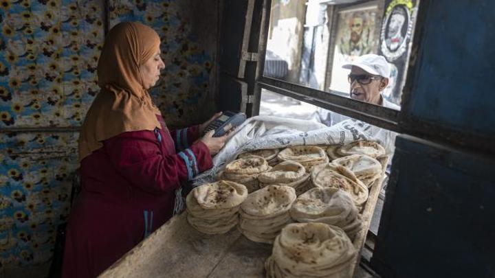 وزير التموين المصري أمام البرلمان: التحول من الدعم العيني إلى النقدي