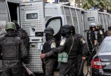 تساؤلات عن مصير أسرة مصرية كاملة.. 6 أشهر من الإخفاء القسري تساؤلات عن مصير أسرة مصرية كاملة.. 6 أشهر من الإخفاء القسري