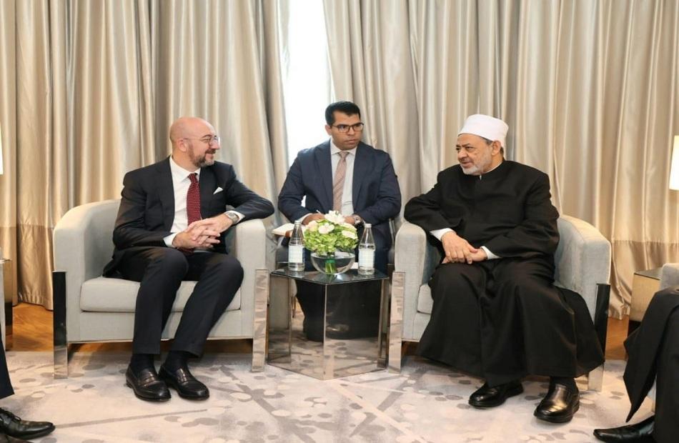 شيخ الأزهر لـرئيس المجلس الأوروبي: قُدنا جهودًا لبناء السلام معكم قوبلت بـ«ازدواجية المعايير» في التعامل معنا شيخ الأزهر لـرئيس المجلس الأوروبي: قُدنا جهودًا لبناء السلام معكم قوبلت بـ«ازدواجية المعايير» في التعامل معنا