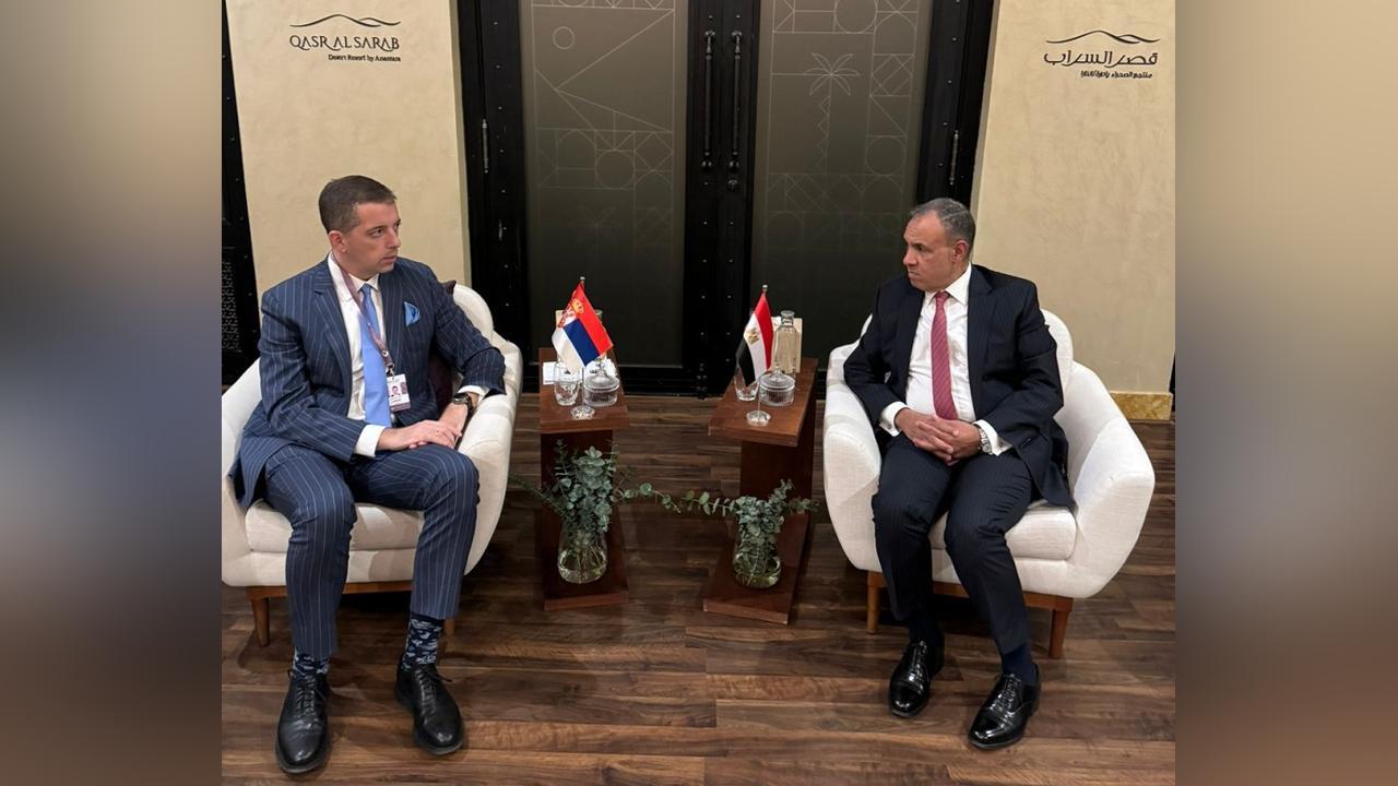 وزير الخارجية يعقد مباحثات مع نظيره الصربي على هامش منتدى صير بني ياس وزير الخارجية يعقد مباحثات مع نظيره الصربي على هامش منتدى صير بني ياس