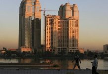 عرض من أوراسكوم سويسرا لشراء أسهمها بمصر يربك سوق الأوراق المالية عرض من أوراسكوم سويسرا لشراء أسهمها بمصر يربك سوق الأوراق المالية