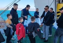 مجموعة ثانية من اللاجئين السوريين تغادر مصر عبر ميناء نويبع مجموعة ثانية من اللاجئين السوريين تغادر مصر عبر ميناء نويبع