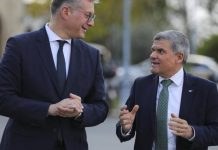 مصر وتحالف إيني توتال يوقعان اتفاقاً لإسالة الغاز الطبيعي القبرصي مصر وتحالف إيني توتال يوقعان اتفاقاً لإسالة الغاز الطبيعي القبرصي