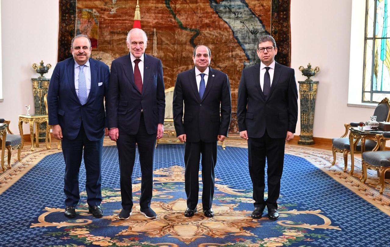 السيسي يناقش السيسي يناقش