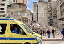 مصرع 10 أشخاص وإصابة 3 في انهيار عقار غربي القاهرة مصرع 10 أشخاص وإصابة 3 في انهيار عقار غربي القاهرة