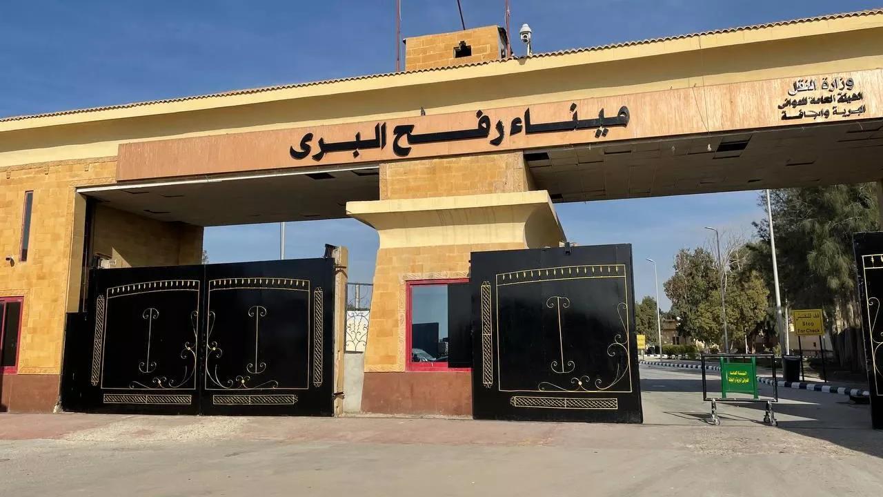 مصر تستقبل 97 أسيرا فلسطينيا أفرجت عنهم إسرائيل مصر تستقبل 97 أسيرا فلسطينيا أفرجت عنهم إسرائيل