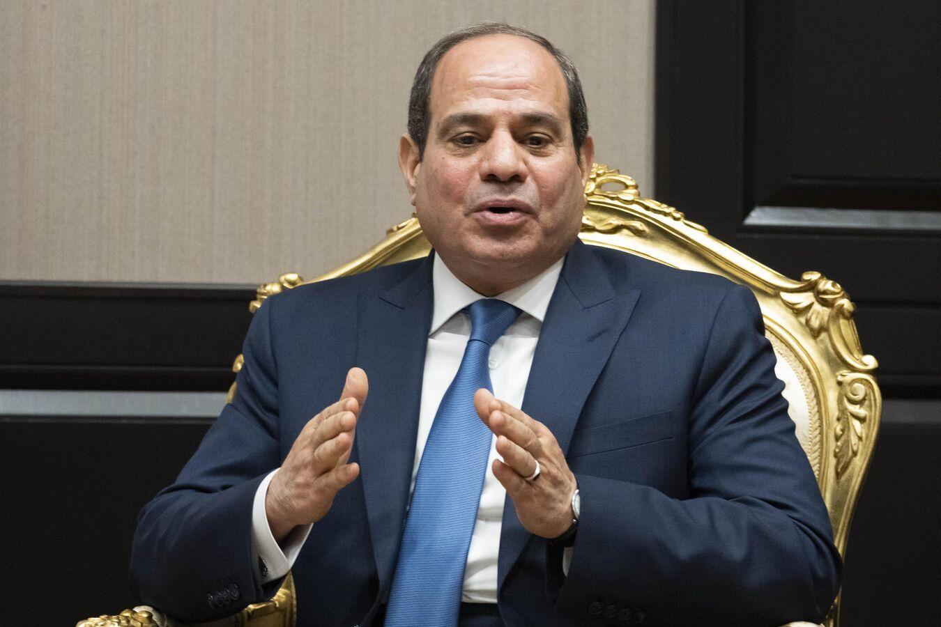 الرئيس المصري يعلن عن برنامج لتجنب تكرار صدام الشعب مع الشرطة الرئيس المصري يعلن عن برنامج لتجنب تكرار صدام الشعب مع الشرطة