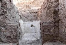 مصر تعلن عن اكتشاف مقبرة تاريخية تعود لأكثر من 3500 عام مصر تعلن عن اكتشاف مقبرة تاريخية تعود لأكثر من 3500 عام